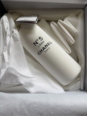 CHANEL N°5 L'EAU Water Bottle - BNIB